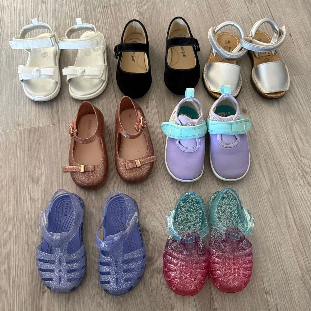 7 pair of toddler girl shoes crocs, stride rite, mini melissa size 6